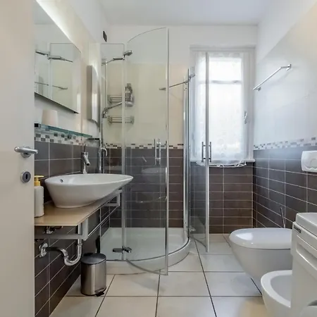 Guesthost - Piana Di Solaro Modern Flat & Swimming Pool *