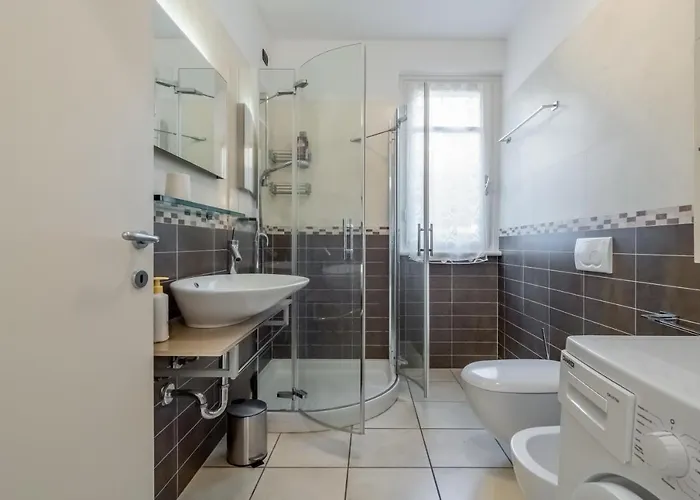 Guesthost - Piana Di Solaro Modern Flat & Swimming Pool *