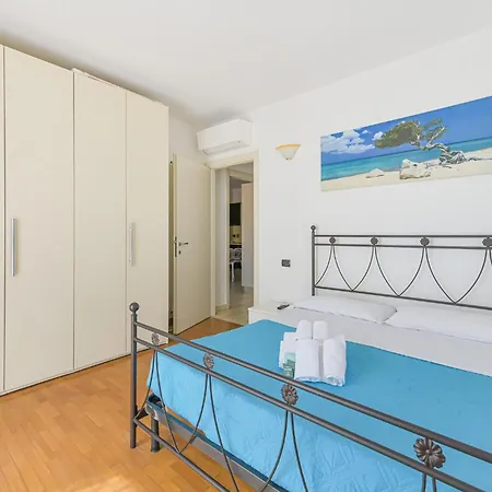 Lejlighed Guesthost - Piana Di Solaro Modern Flat & Swimming Pool Lerici