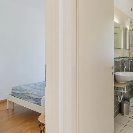 Lejlighed Guesthost - Piana Di Solaro Modern Flat & Swimming Pool Lerici