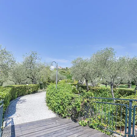 Guesthost - Piana Di Solaro Modern Flat & Swimming Pool Lejlighed