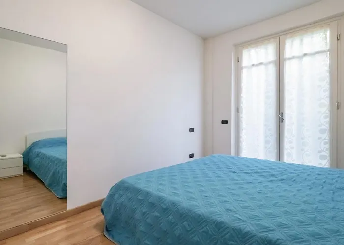 Guesthost - Piana Di Solaro Modern Flat & Swimming Pool *